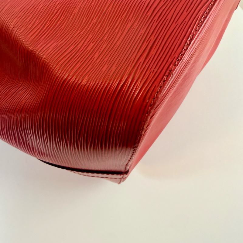 ✔️LOUIS VUITTON LV 路易威登 Epi Noe 水波紋水桶包/紅-24