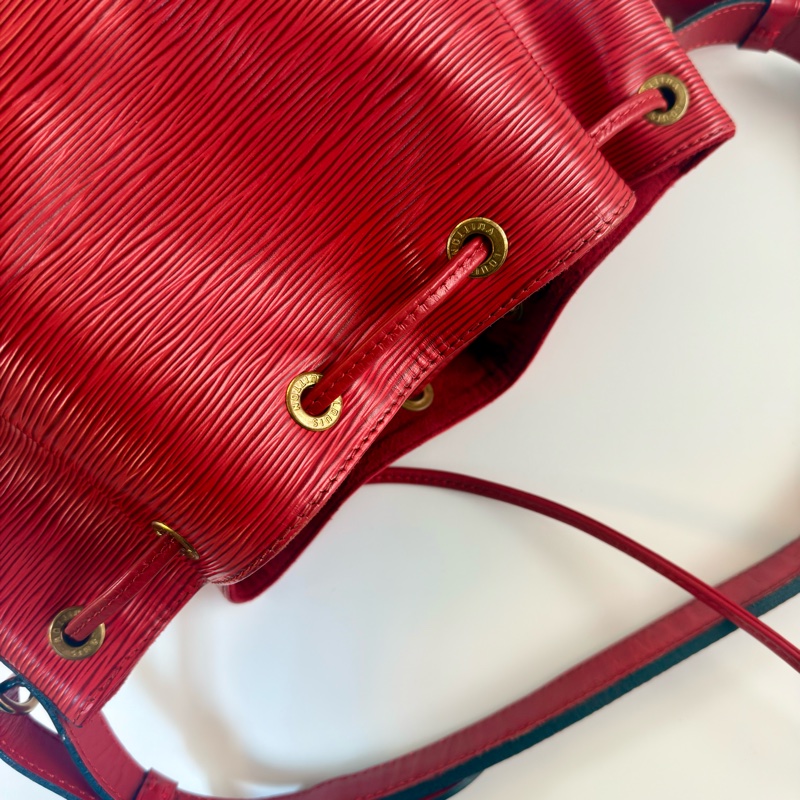 ✔️LOUIS VUITTON LV 路易威登 Epi Noe 水波紋水桶包/紅-30