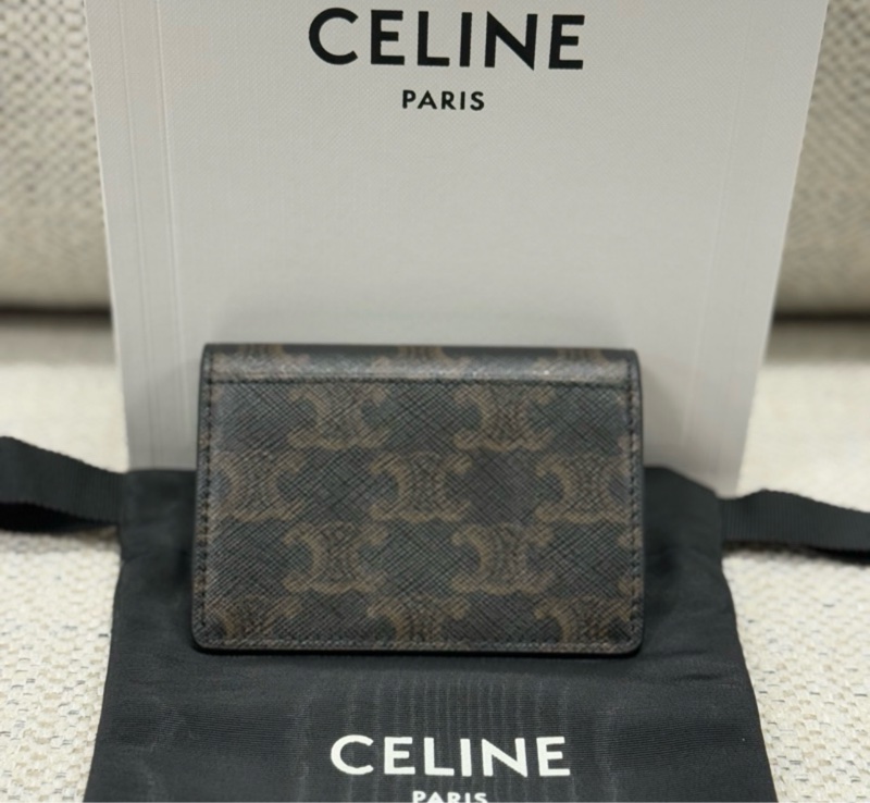 CELINE賽琳 Triomphe 凱旋門金屬大鎖扣老花滿印合成革 零錢包卡包女款棕色-1