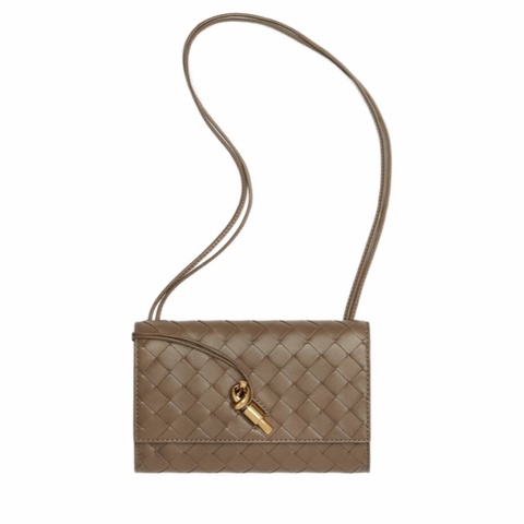 Bottega Veneta 女士 Andiamo 肩帶式收納袋均碼碼19cm*2cm*12.6cm