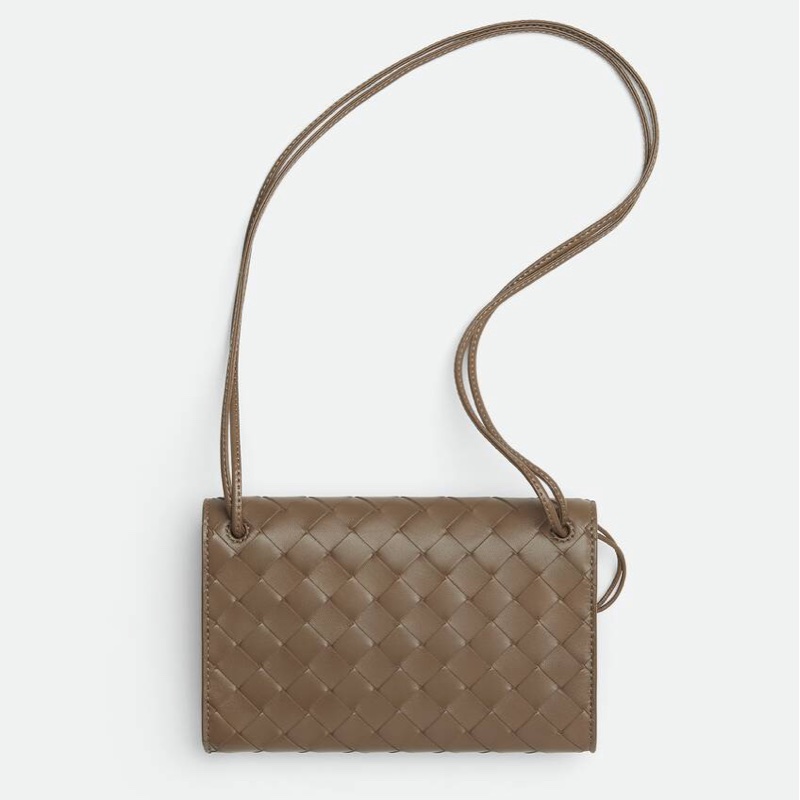 Bottega Veneta 女士 Andiamo 肩帶式收納袋均碼碼19cm*2cm*12.6cm-1