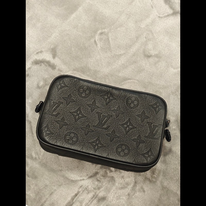 LV Alpha M82544 牛皮相機包-12