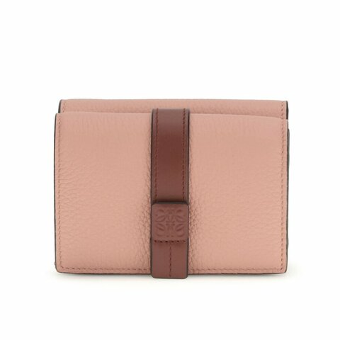【LOEWE 羅威】Trifold 柔軟粒面小牛皮 三褶 皮夾 中夾 短夾 皮夾 胭脂色 桃花心木色