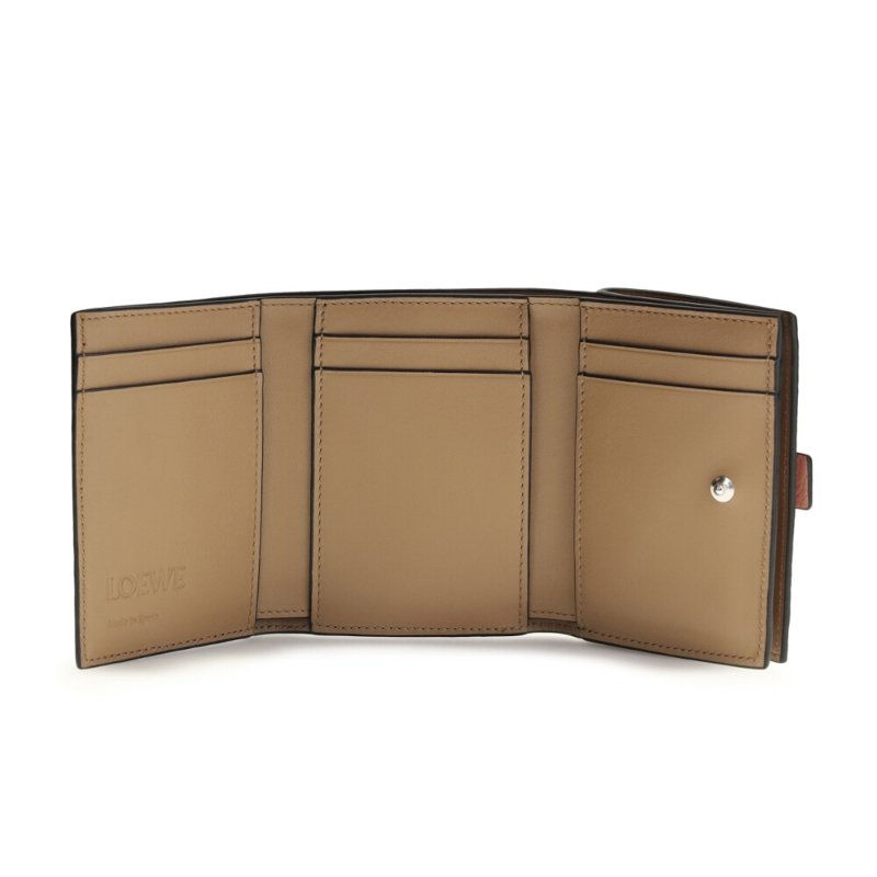 【LOEWE 羅威】Trifold 柔軟粒面小牛皮 三褶 皮夾 中夾 短夾 皮夾 胭脂色 桃花心木色-4