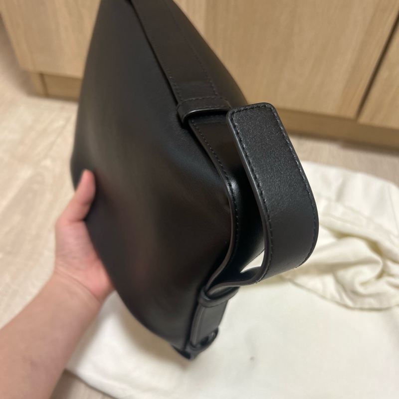 BV CRADLE 黑 小號-8