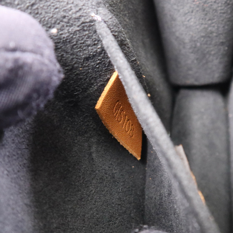 LOUIS VUITTON Taurillon Clemence Mini Dauphine金扣肩背袋-7