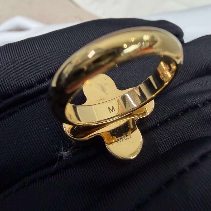 LV Love Letters 小花四葉草戒指 LN007-11