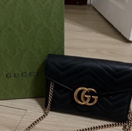 Gucci marmot馬蒙黑金鏈條包 卡位多-0