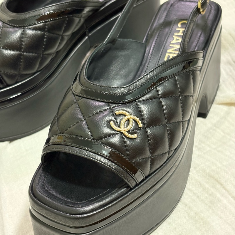 誠可議價 香奈兒 CHANEL 黑色菱格紋 厚底涼鞋-2