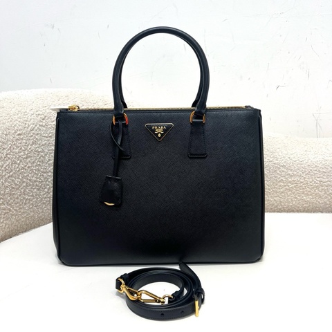 99新普拉達/prada 黑金大號殺手包手提包 帶肩帶 斜挎包 底長：36