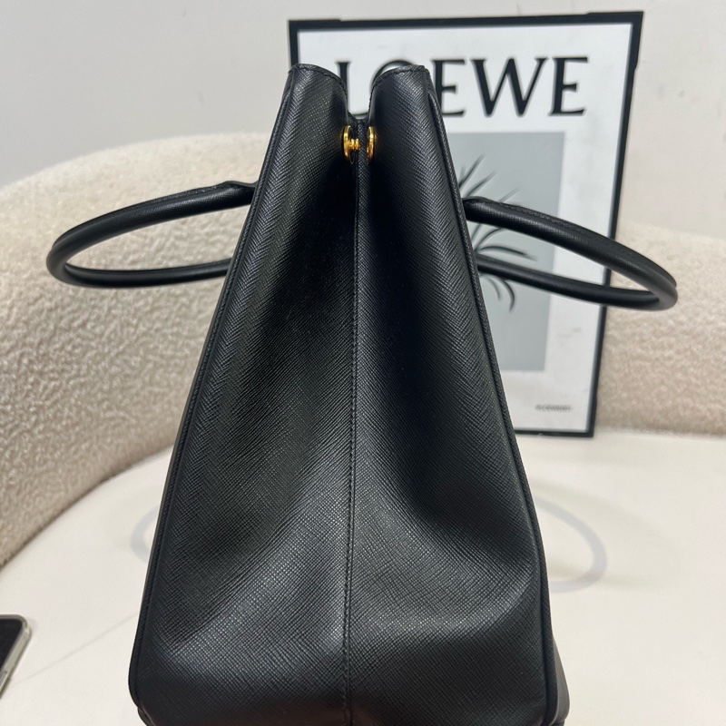 99新普拉達/prada 黑金大號殺手包手提包 帶肩帶 斜挎包 底長:36-2