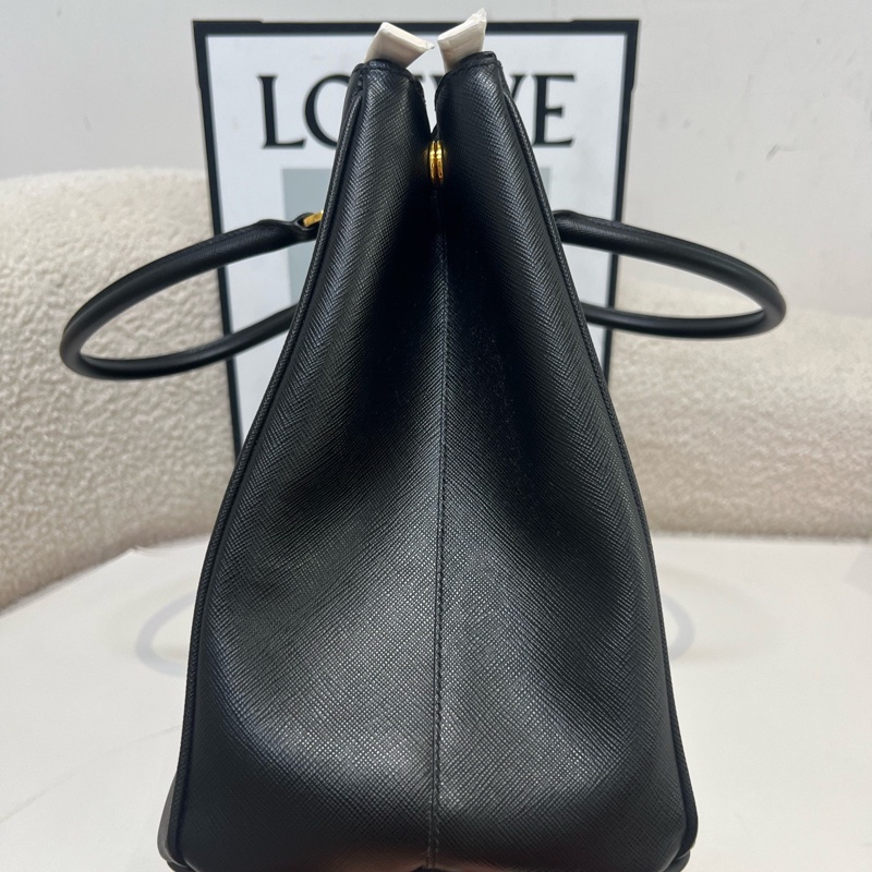 99新普拉達/prada 黑金大號殺手包手提包 帶肩帶 斜挎包 底長:36-3