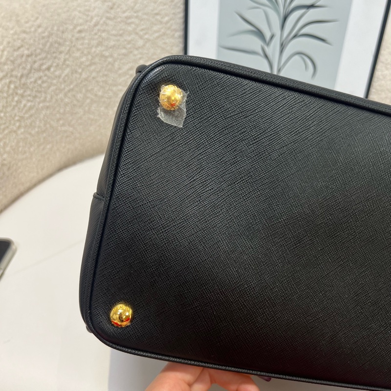 99新普拉達/prada 黑金大號殺手包手提包 帶肩帶 斜挎包 底長:36-4