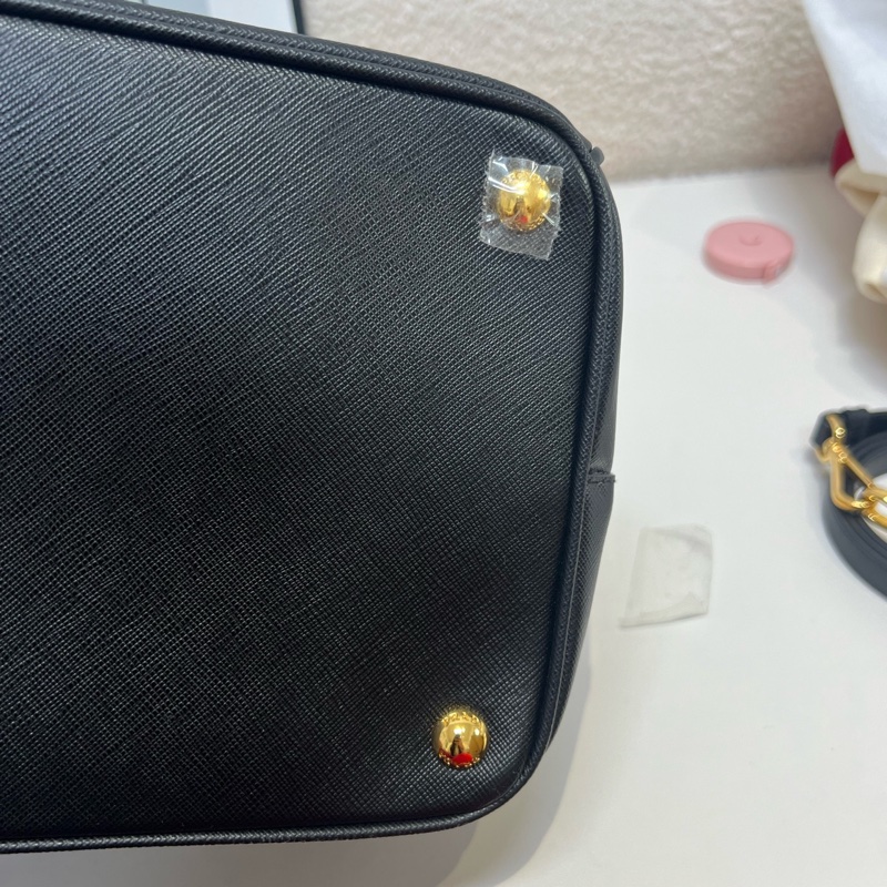 99新普拉達/prada 黑金大號殺手包手提包 帶肩帶 斜挎包 底長:36-5