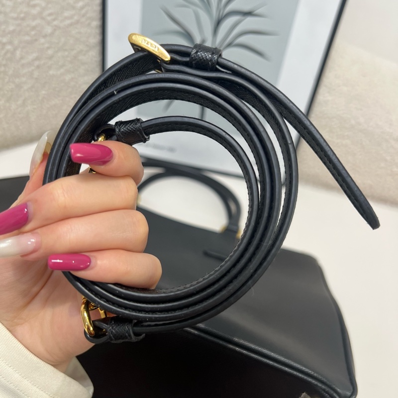 99新普拉達/prada 黑金大號殺手包手提包 帶肩帶 斜挎包 底長:36-7