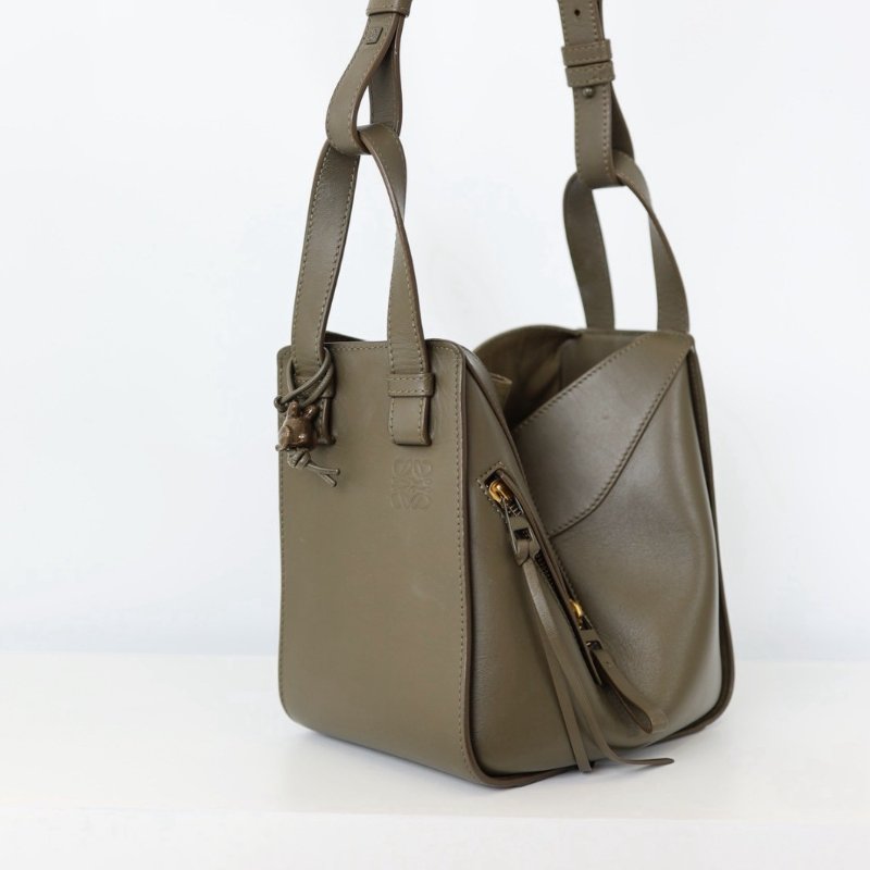 二手LOEWE Hammock 質感霧綠-2