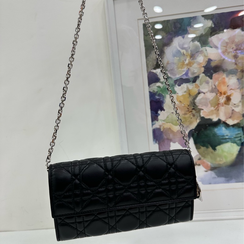 Dior 迪奧黑色菱格鏈條包,woc 小巧精緻,適合日常出門。閒置未使用品 尺寸約21cm寬,3cm厚,高約11cm-8