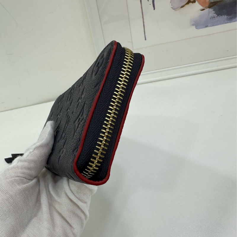 LV 路易威登 深藍色全皮壓花長拉鍊皮夾 純晶片 尺寸19*9-4