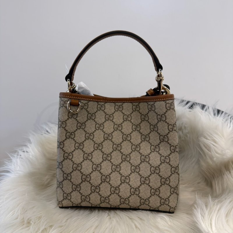 全新 GUCCI Emblem系列水桶包-2