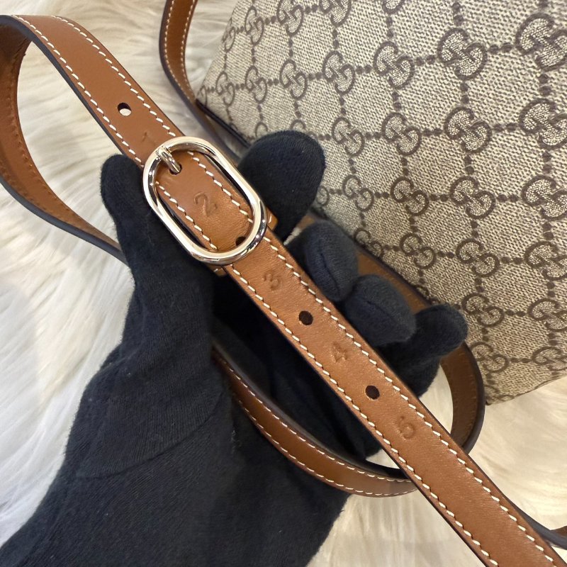 全新 GUCCI Emblem系列水桶包-6