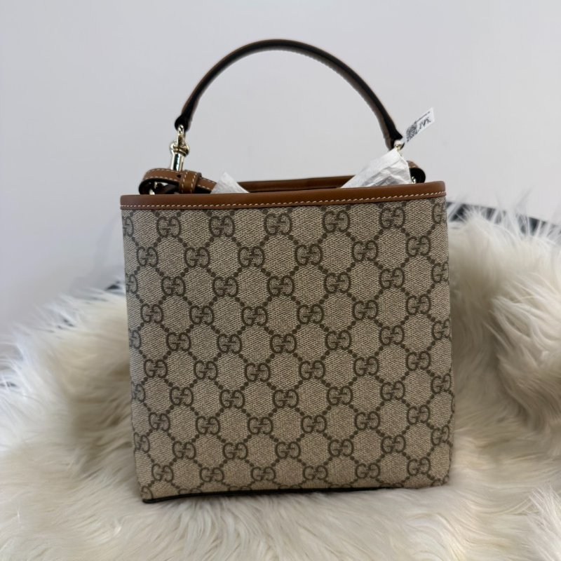 全新 GUCCI Emblem系列水桶包-1