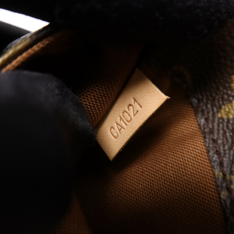 LOUIS VUITTON Monogram Pochette Gange金扣肩背袋-12