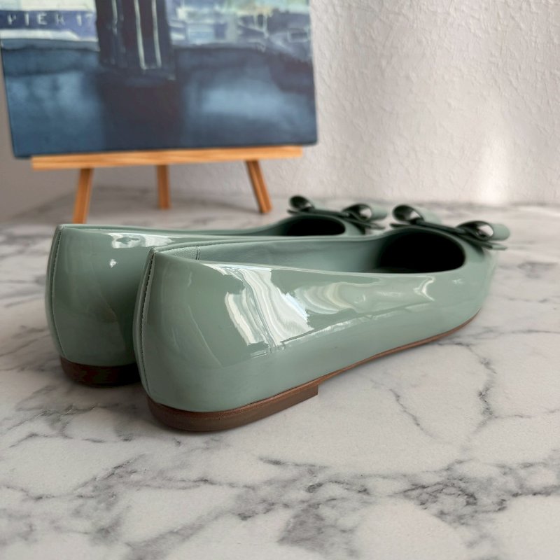 ‼️顏色高級 Ferragamo 蒼翠綠平底鞋 娃娃鞋-1