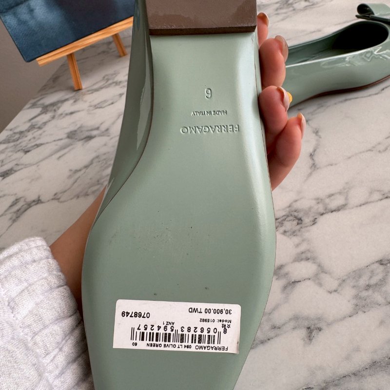 ‼️顏色高級 Ferragamo 蒼翠綠平底鞋 娃娃鞋-6