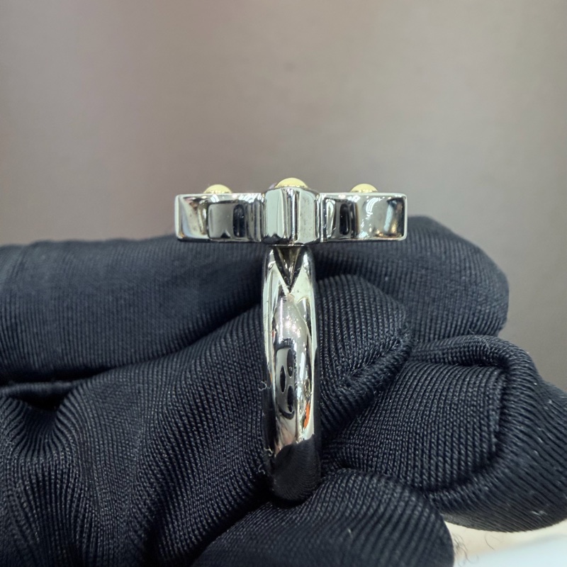 LV Love Letters 十字紋四葉草戒指 LN010-13