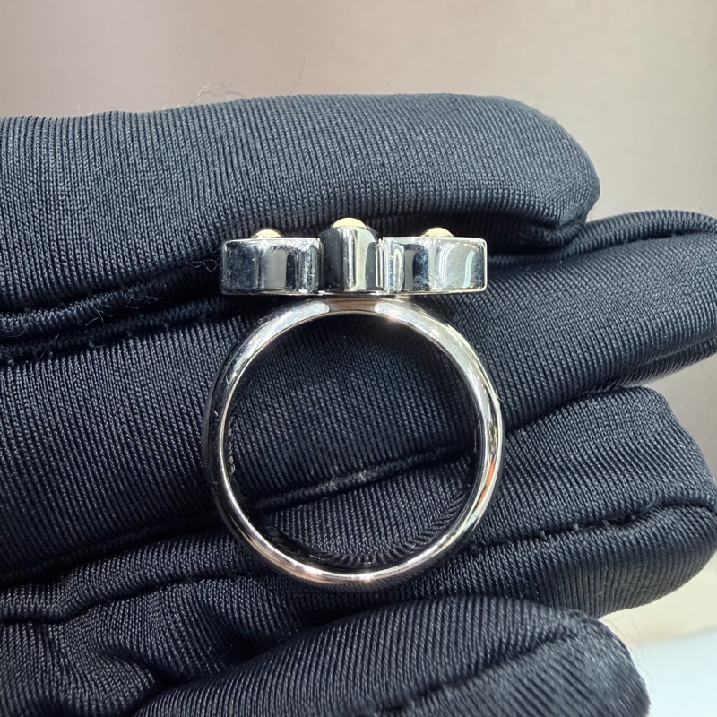 LV Love Letters 十字紋四葉草戒指 LN010-14