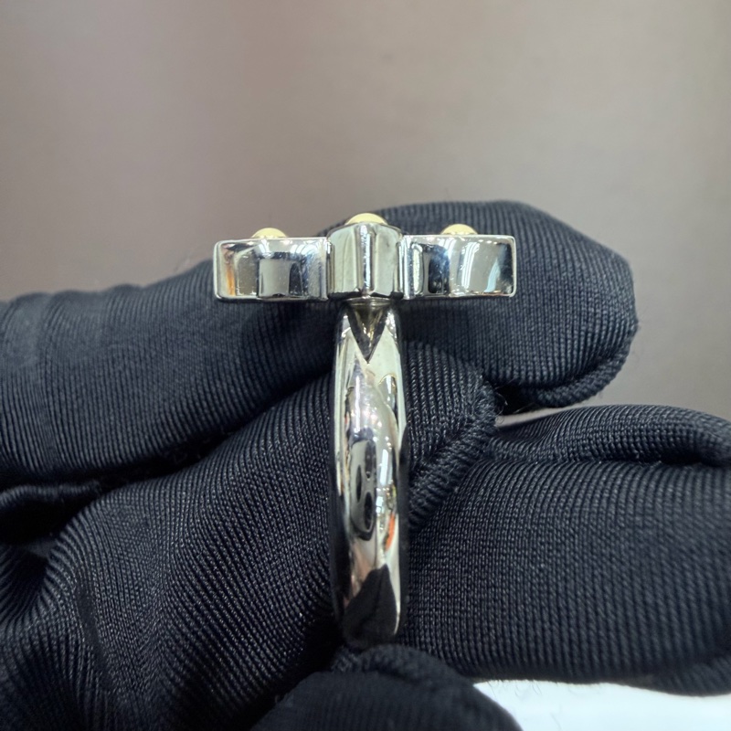 LV Love Letters 十字紋四葉草戒指 LN010-5