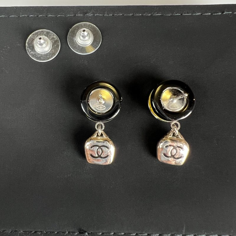 CHANEL 小白花垂墜耳環-2