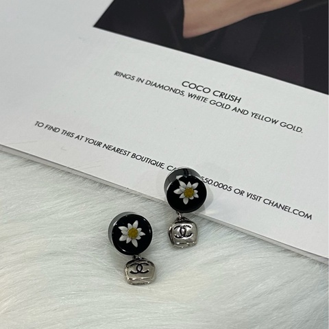 CHANEL 小白花垂墜耳環