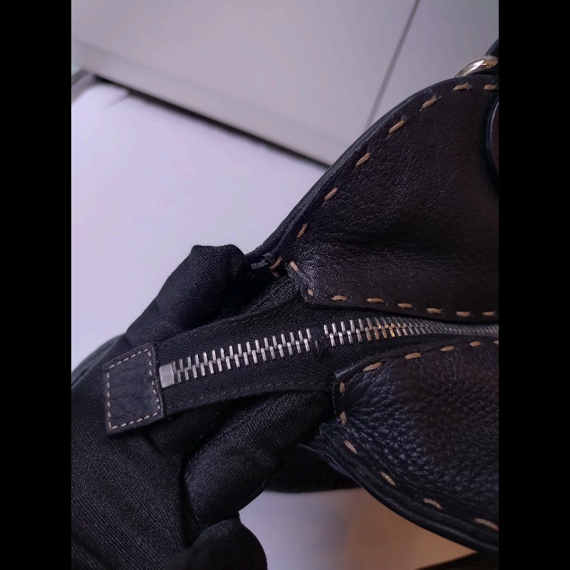 Fendi 黑皮邊布身梯形大托特包-40