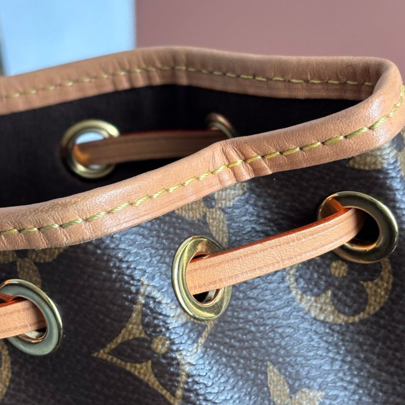 ::LOUIS VUITTON:: LV M81266 Nano Noé 花紋水桶包 手提斜背包-15