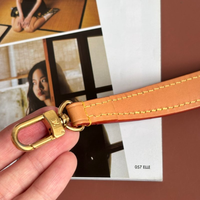 ::LOUIS VUITTON:: LV M81266 Nano Noé 花紋水桶包 手提斜背包-21