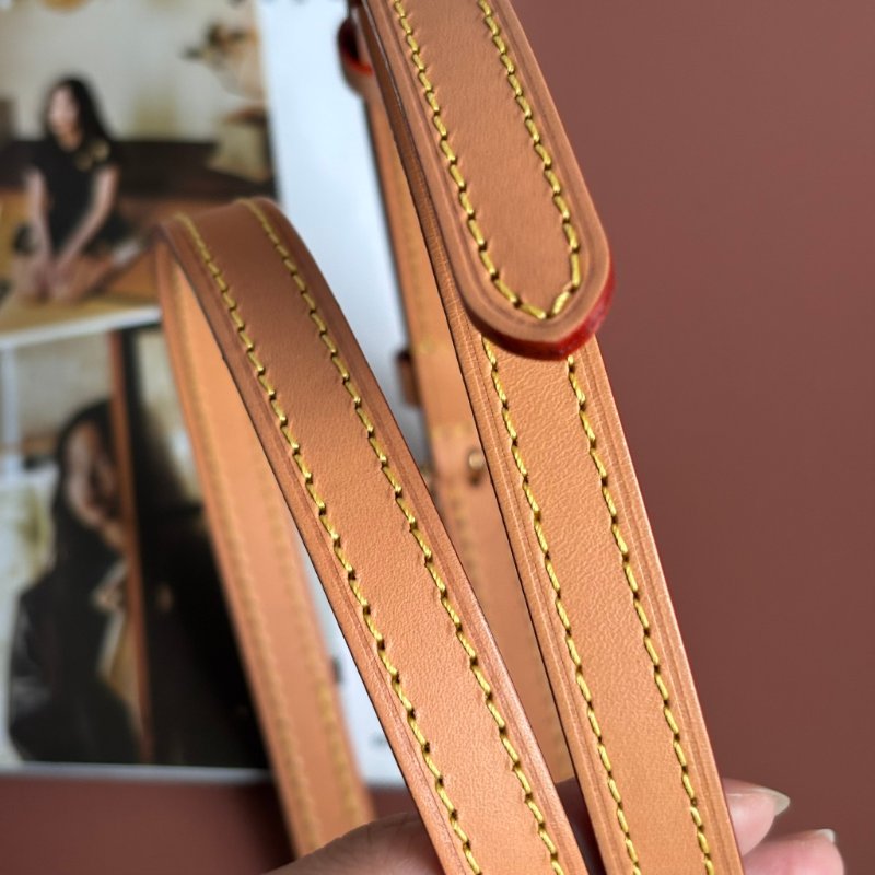 ::LOUIS VUITTON:: LV M81266 Nano Noé 花紋水桶包 手提斜背包-25