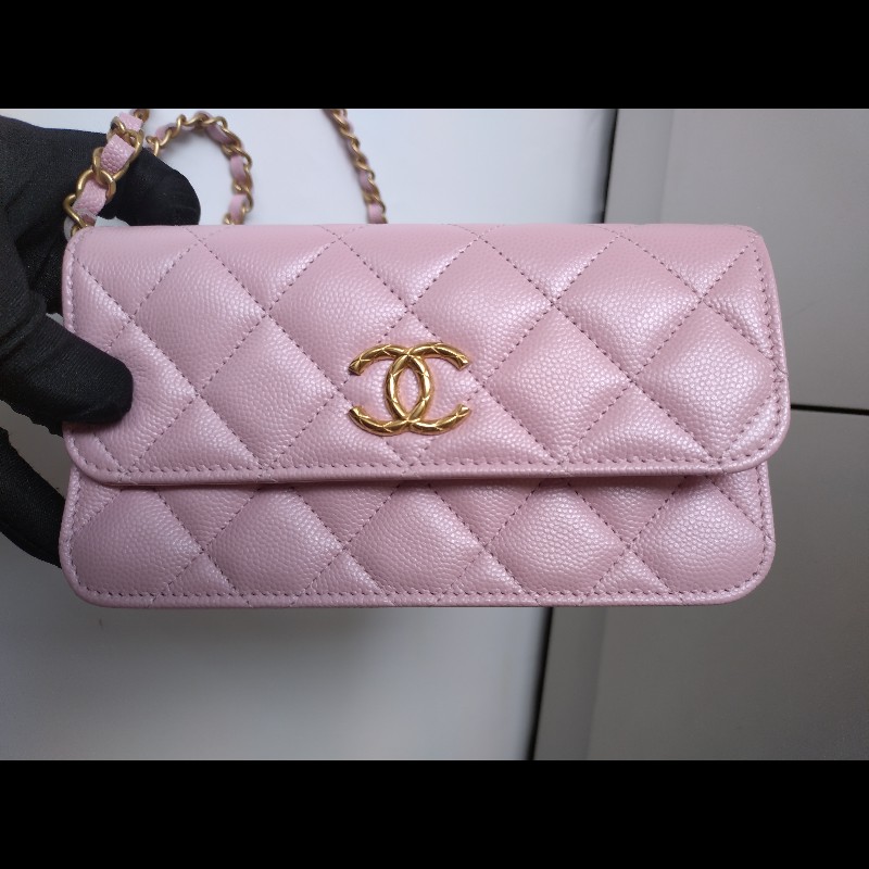 Chanel 金鍊T釦珠光粉荔枝皮斜背口蓋小包-4