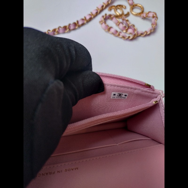 Chanel 金鍊T釦珠光粉荔枝皮斜背口蓋小包-19