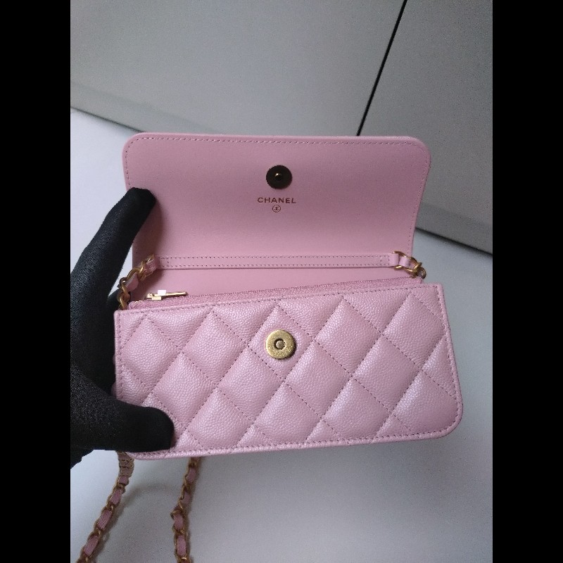 Chanel 金鍊T釦珠光粉荔枝皮斜背口蓋小包-20