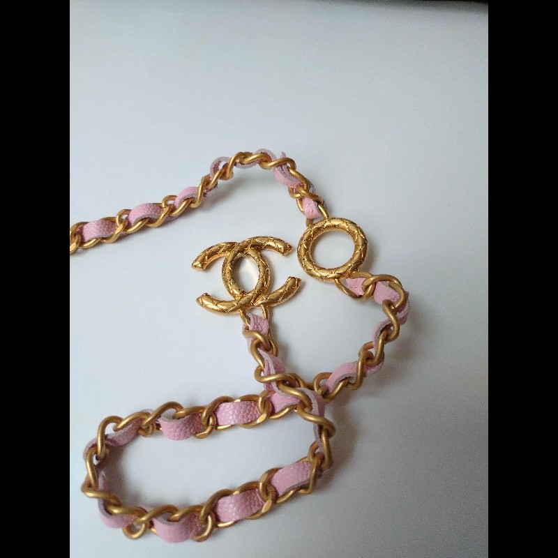 Chanel 金鍊T釦珠光粉荔枝皮斜背口蓋小包-22