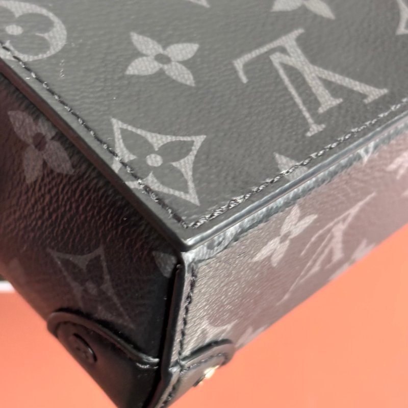 ::LOUIS VUITTON:: LV M81783 Steamer黑花紋黑鍊條吸釦方型隨身錢包 斜背包-10