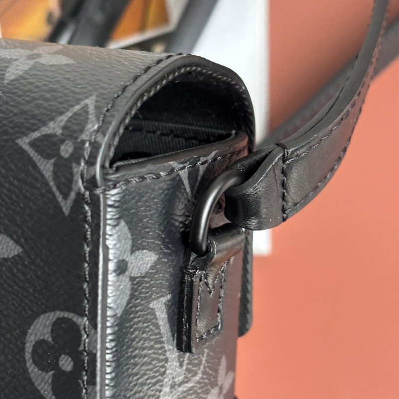 ::LOUIS VUITTON:: LV M81783 Steamer黑花紋黑鍊條吸釦方型隨身錢包 斜背包-13