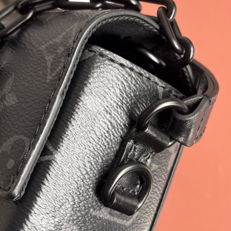::LOUIS VUITTON:: LV M81783 Steamer黑花紋黑鍊條吸釦方型隨身錢包 斜背包-15