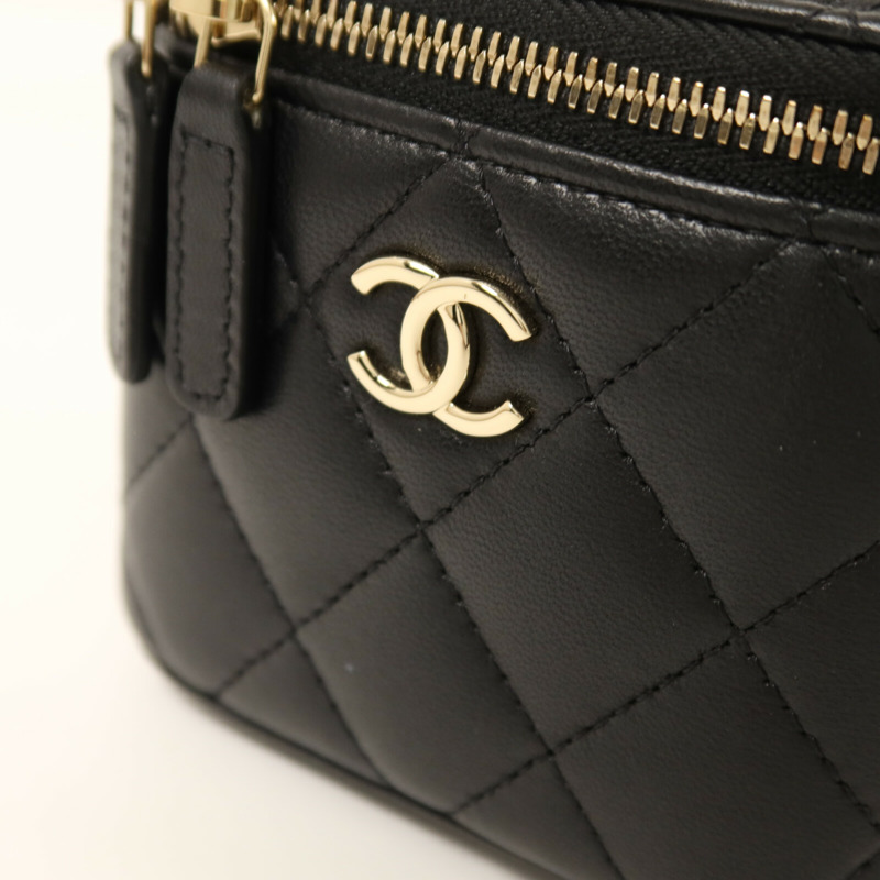 CHANEL 羊皮皮革Mini Pearl Vanity Case金扣鏈帶肩背袋-11