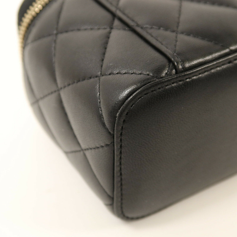 CHANEL 羊皮皮革Mini Pearl Vanity Case金扣鏈帶肩背袋-15