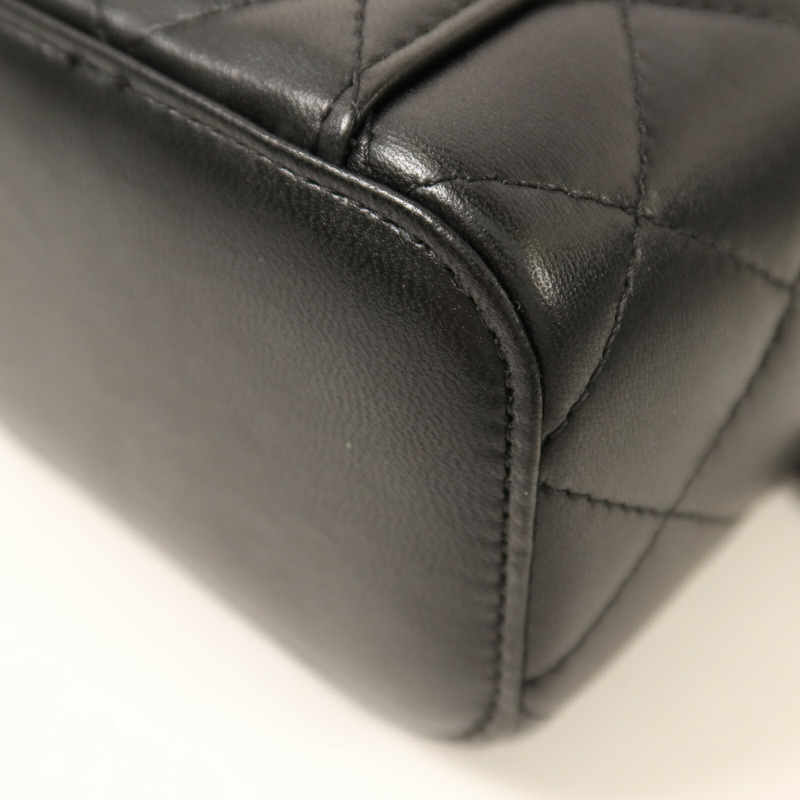 CHANEL 羊皮皮革Mini Pearl Vanity Case金扣鏈帶肩背袋-16