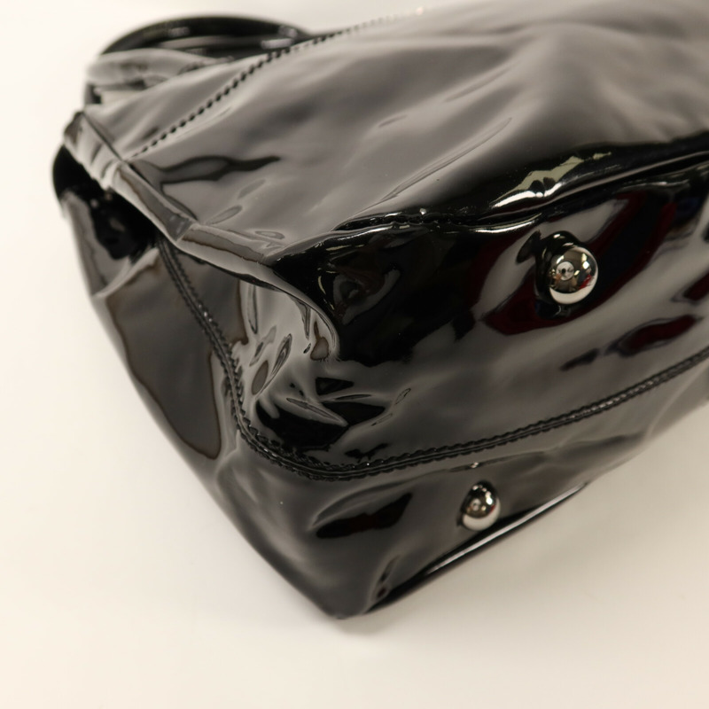 Valentino 漆皮皮革Crystal Catch Satchel銀扣手挽袋-10