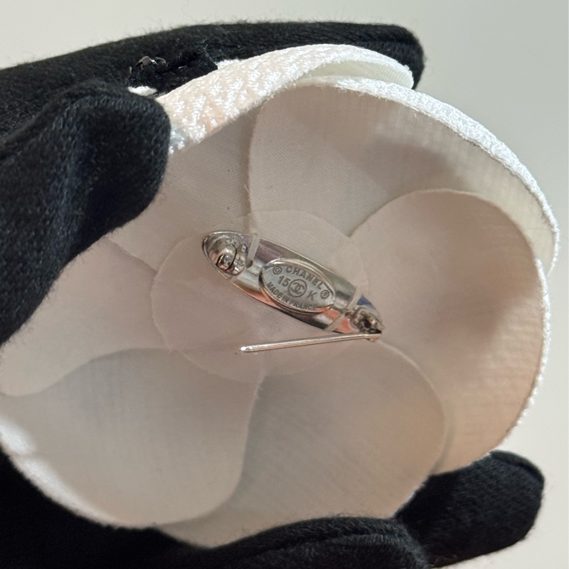 Chanel 山茶花立體胸針 絕美配色-3