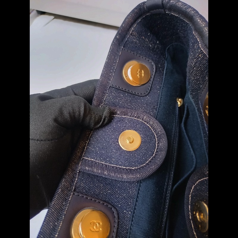 Chanel 深藍布金色字母小號購物包 tote-17